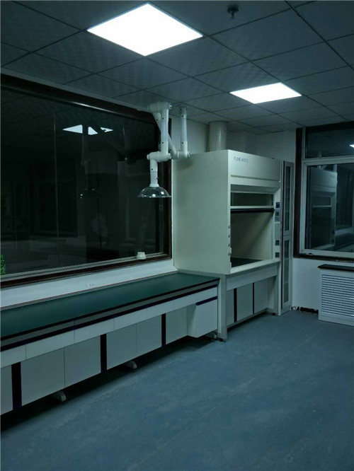 河南全鋼通風(fēng)柜都有哪些特性？